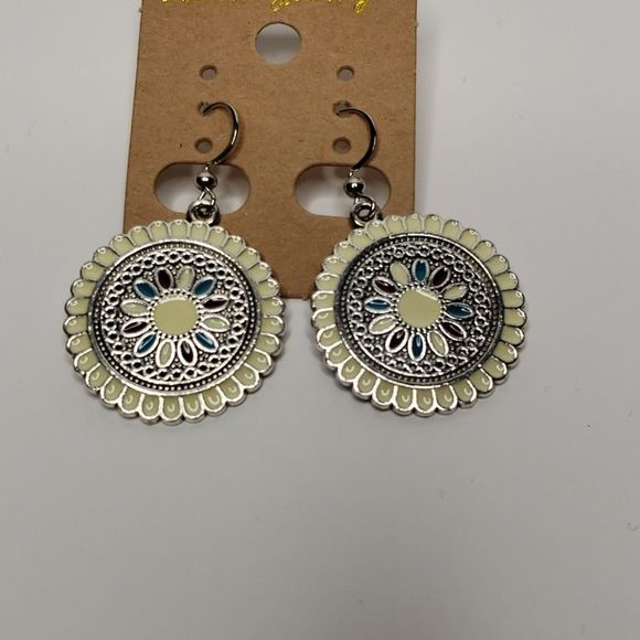 Fashion Jewelry - Picture 2 of 2